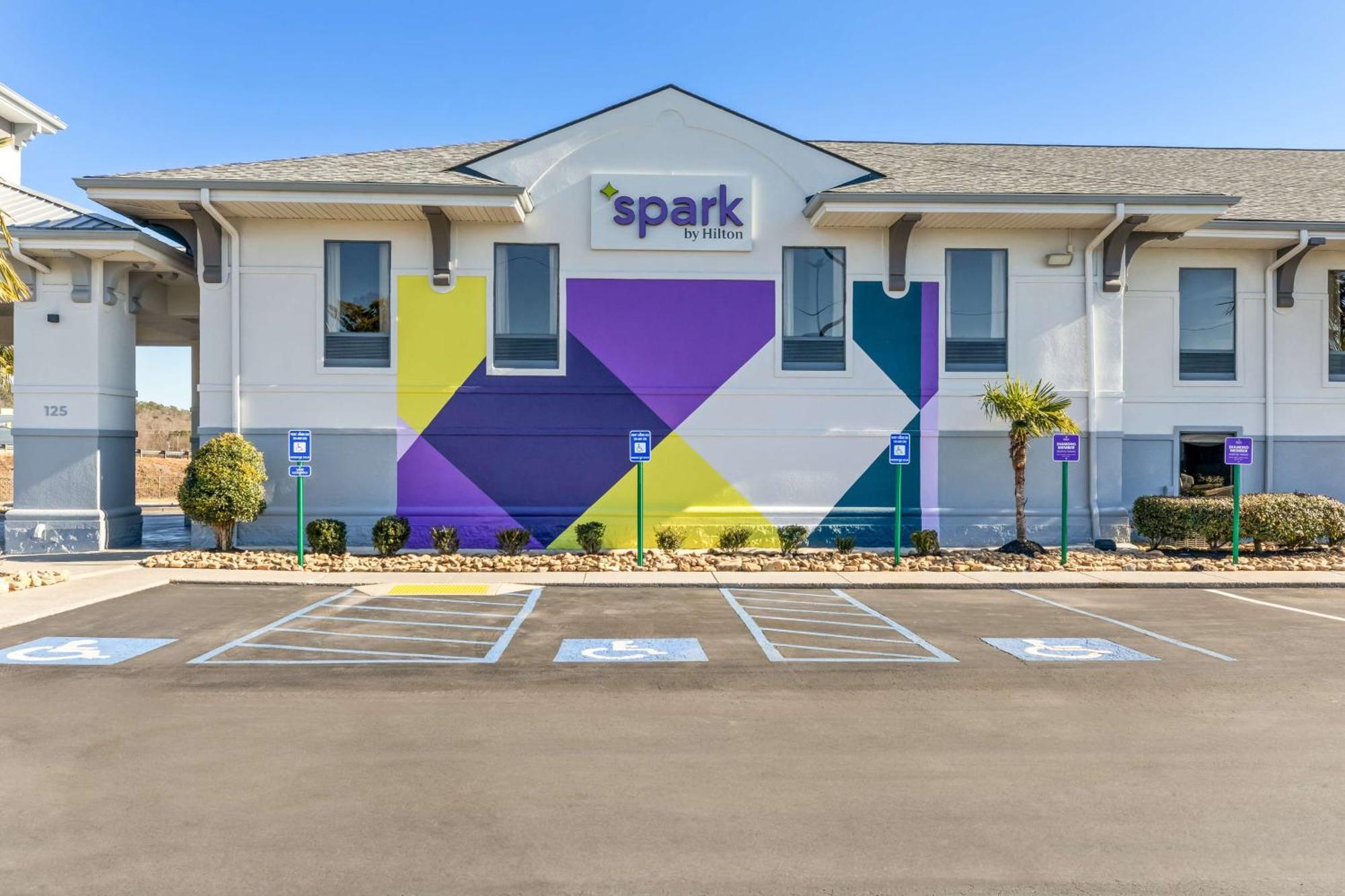 Spark By Hilton Calhoun Luaran gambar