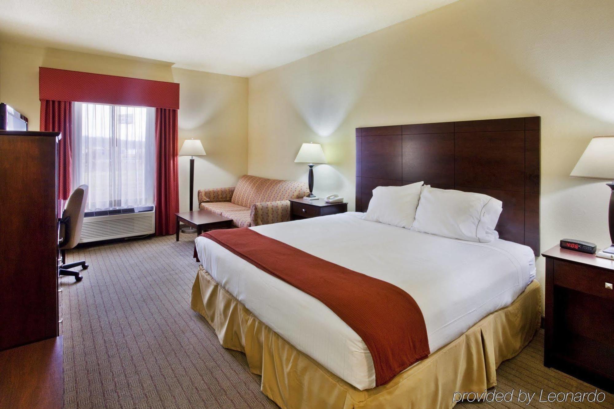 Spark By Hilton Calhoun Bilik gambar